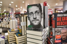 Tổng thống Putin đã trao quyền công dân Nga cho Edward Snowden