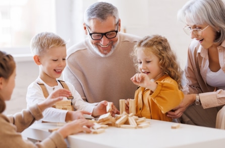 Nghiên cứu: Chăm sóc cháu giúp ông bà sống lâu hơn