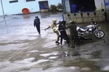 Vụ nhóm công an đánh tới tấp 2 thiếu niên: 3 người bị tước danh hiệu CAND
