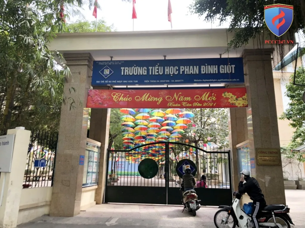 ha noi cong an dieu tra vu chu no mao danh phu huynh doi don hoc sinh 1 1