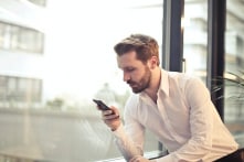 Úc sẽ cho phép người lao động “bỏ qua” tin nhắn từ ông chủ sau giờ làm