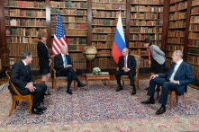 Politico: Nhà Trắng cố gắng để ông Biden không chạm trán trực diện ông Putin