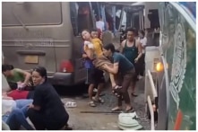 Nghệ An: Xe đầu kéo tông ngang xe khách tại ngã tư khiến 24 người bị thương