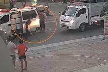 Xe tải ‘đánh võng’ trước xe cứu thương: Có thể xử phạt, cảnh cáo tài xế xe cứu thương