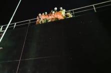 Thuyền viên Trung Quốc nghi ngộ độc tập thể: 13 thi thể được đưa về bờ