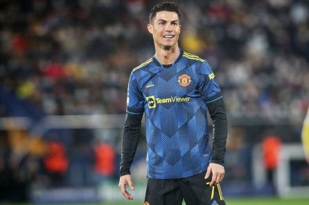 Chính thức: Manchester United tuyên bố chấm dứt hợp đồng với Ronaldo