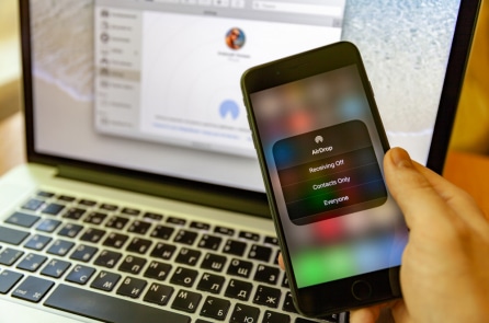 Trung Quốc tuyên bố kiểm soát chặt việc chia sẻ dữ liệu qua AirDrop và Bluetooth