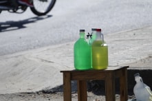 Xăng đóng chai, can: Luật không cấm mua, Bộ Công thương siết điểm bán tự phát