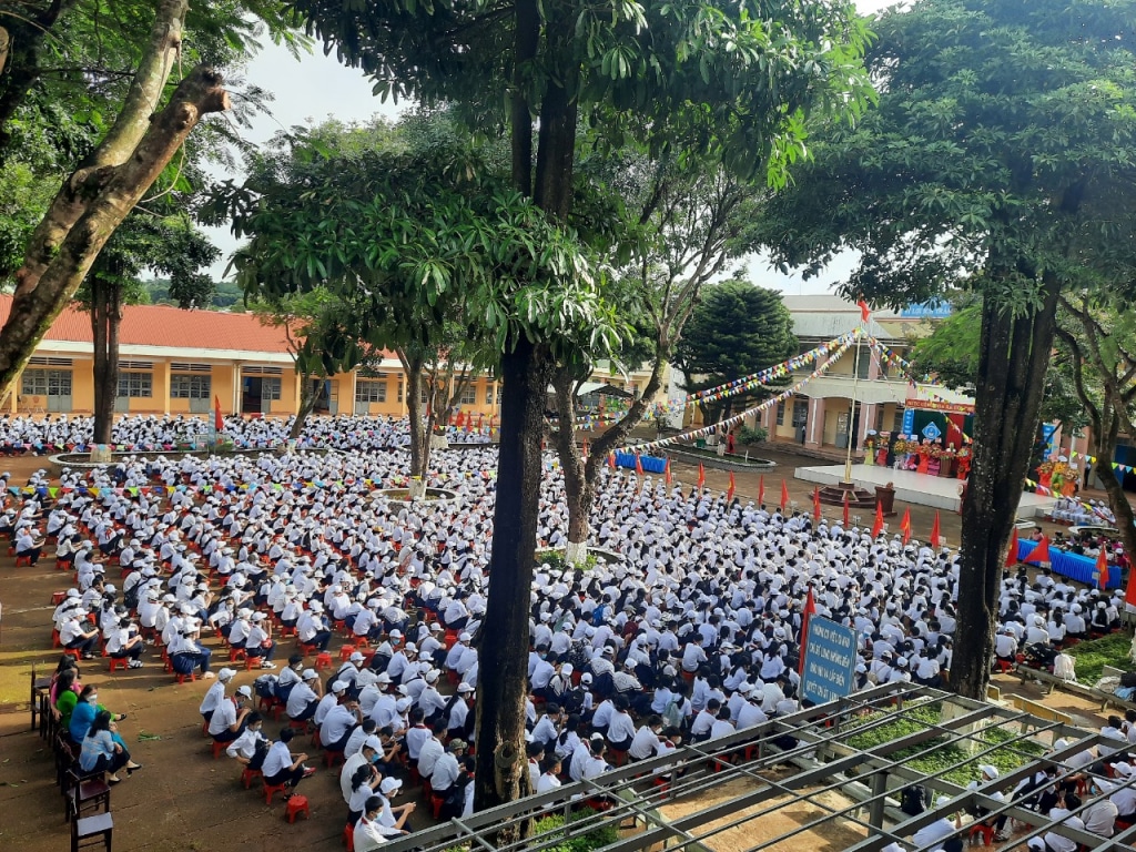 gia lai hoc sinh lop 8 tu vong sau khi nga tu tang 3 xuong san truong