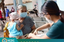 Hết vắc-xin tiêm chủng mở rộng: ‘Bao giờ cho đến tháng 10’