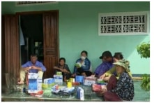 Hàng chục người nghèo bị lừa bằng chiêu tặng quà, bán thực phẩm chức năng giả