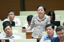 ĐBQH: ‘Không thể khăn gói đấu thầu lại trong khi bệnh nhân vẫn chờ đợi’