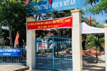 Hiệu trưởng gửi ảnh khỏa thân đe dọa ‘tình cũ’: Phòng GD kỷ luật, điều chuyển