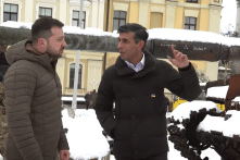 Anh cam kết chuyển giao hàng trăm UAV tấn công tầm xa đến Ukraine