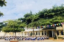 Vụ hiệu trưởng bị ép quỳ: Hiệu trưởng rút đơn tố cáo phụ huynh, CA đình chỉ vụ án