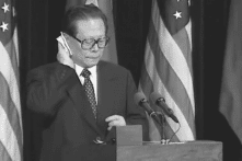 Giang Trạch Dân qua đời, cư dân mạng: Vậy là dễ dãi quá cho ông ta
