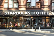 Nhân viên tại 100 cửa hàng Starbucks tiến hành cuộc đình công trên khắp nước Mỹ