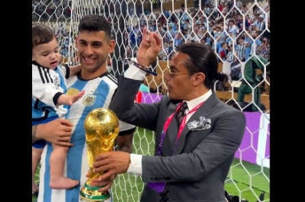 Tùy tiện cầm cúp vàng World Cup 2022, đầu bếp Salt Bae bị “cấm cửa” tại Mỹ