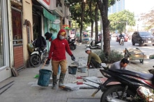 Hà Nội nói về việc thường xuyên ‘xới tung vỉa hè’ dịp cuối năm
