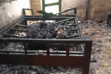 Đốt củi sưởi ấm, lửa cháy lan cả nhà khiến cụ bà 98 tuổi tử vong