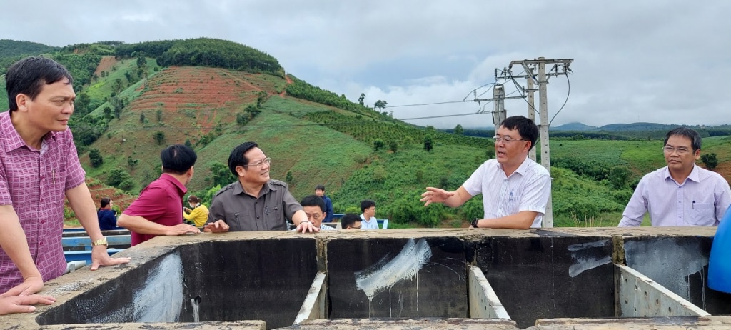 kon tum nha may 116 ty dong cham tien do nguoi dan khon kho vi thieu nuoc.