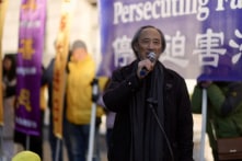 Người Hoa tại Anh hô vang trước Đại sứ quán Trung Quốc: “Chúng tôi muốn tự do”