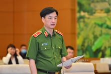 Từ 1/1/2023: Việt Nam thay việc trình sổ hộ khẩu giấy bằng xác nhận bản điện tử