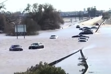 Lũ lụt trong hạn hán tại California làm hơn 100.000 người dân lâm cảnh mất điện