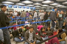 Mỹ: Hơn 4.000 chuyến bay không thể cất cánh, hàng nghìn hành khách mắc kẹt