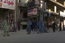 Pakistan đóng cửa trung tâm thương mại và chợ sớm do khủng hoảng kinh tế