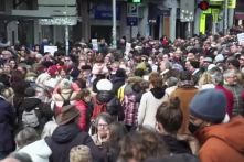 Tây Ban Nha: Hàng chục ngàn nhân viên y tế biểu tình phản đối chính quyền