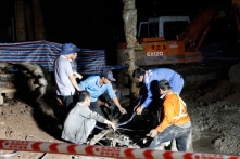 Bé trai 10 tuổi rơi xuống cọc bê tông đã tử vong