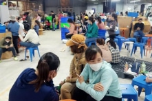 Lao động mất việc, bị giảm giờ làm được hỗ trợ từ 1-3 triệu đồng