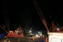 Đồng Tháp: Thi thể bé trai lọt trụ bê tông sâu 35m đã được đưa lên mặt đất