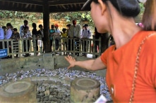 Tiền công đức chưa sử dụng cần gửi vào Kho bạc, Ngân hàng để ‘an toàn, minh bạch’