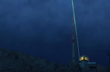 Thí nghiệm thành công phương án dùng laser dẫn sét