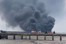 Nam Định: Giáp Tết, 6 tàu cá nghỉ trong cảng bị cháy rụi