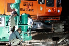Ngày thứ 4 cứu nạn bé trai rơi xuống cọc bê tông: Tiếp tục phải đổi phương án