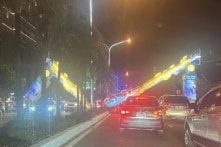 Nha Trang: Cổng chào năm mới trên đường Trần Phú bất ngờ đổ sập