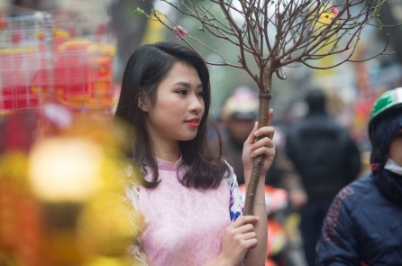 Người trẻ Việt về Tết quê ứng xử như thế nào khi bị hỏi về công việc, con cái?