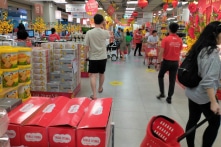 Tết Nguyên Đán 2023: Siêu thị tung khuyến mãi tới 55% để thu hút khách