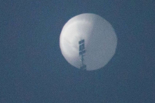 Khí cầu xuất hiện trên bầu trời Kyiv trước khi hàng chục tên lửa tấn công Ukraine