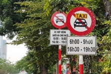Hà Nội xem xét việc bỏ biển cấm taxi trên nhiều tuyến phố