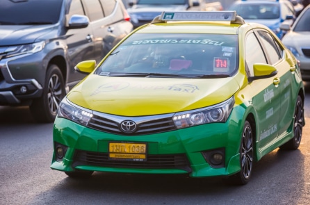 Cảnh sát Thái Lan giúp du khách Việt Nam tìm lại đồng hồ 200.000 USD quên trên taxi