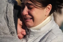 Những người sống sót sau trận động đất ở Thổ Nhĩ Kỳ vật lộn để chôn cất người chết