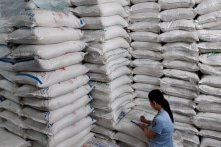 TP.HCM tạm giữ hàng chục tấn đường cát không rõ nguồn gốc