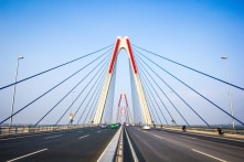 Hà Nội: Cấm xe qua cầu Nhật Tân và dừng xe tại cầu Thanh Trì theo giờ