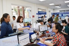 “Bắt người dân ra công an phường xin xác nhận cư trú là ‘hành dân'”