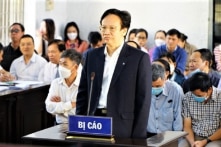 Nguyên GĐ Sở Y tế Đắk Lắk cùng 15 người bị tuyên án