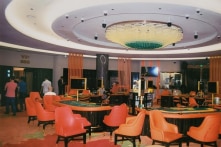 Quảng Ninh: Sòng bài hàng trăm tỷ đồng trong khách sạn 5 sao bị phát hiện